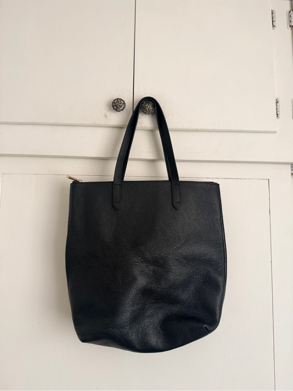 Cuyana Classic Leather Zipper Tote - Black